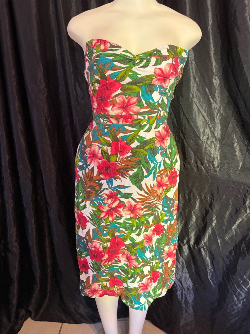 Tropical Strapless Midi Dress in White and Pink Floral